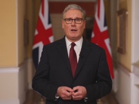 【蜗牛棋牌】斯塔默:英国决定接受美方请求,允许美使用英方有关军事基地打击伊朗导弹设施