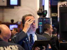 【蜗牛棋牌】美股大跌,科技巨头全线溃败,布油站上100美元