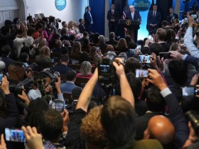 【蜗牛棋牌】特朗普再发威胁:7日20时是“最后期限”