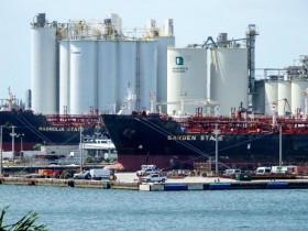 【蜗牛棋牌】霍尔木兹海峡封锁,美国能源出口飙升,二战以来首次接近成为原油净出口国