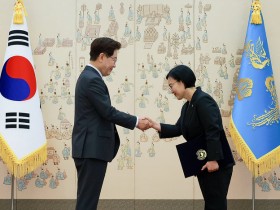 【蜗牛棋牌】韩国迎来史上第二位女总理,韩媒:此次人选意在突出中道、务实形象