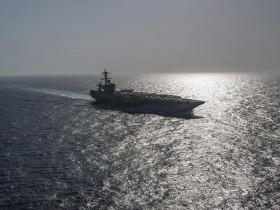 【蜗牛棋牌】特朗普首次回应美军水兵崩溃跳海风波,否认舰上家属担心水兵安危:“林肯”号部署时间(近9个月)“远远不够”,但他证实该航母将被替换