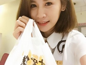【蜗牛棋牌】台灣處處是美女,高鐵站務正妹「張芷薇」脫掉制服後的反差感完全正中紅心!