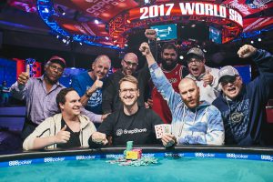 Max Silver在限注项目上获得个人第一个金手链