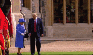 特朗普爱走英国女王的路 让92岁女王“无路可走”