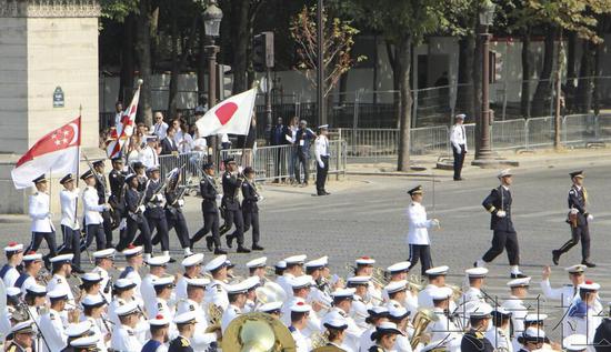 日本自卫队参加法国国庆日阅兵式 安倍未出席