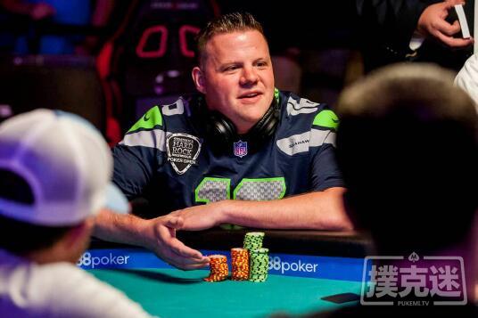 一个有趣的九人底池局面