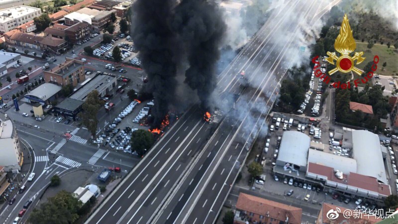 意大利发生油罐车爆炸事故 两人死亡数十人受伤