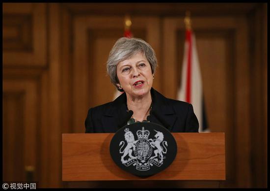 梅姨为脱欧打出移民牌 欧盟民众想留英国更难了