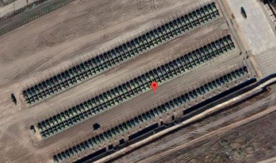 俄数百坦克聚集乌克兰边境附近 卫星图像曝光(图)