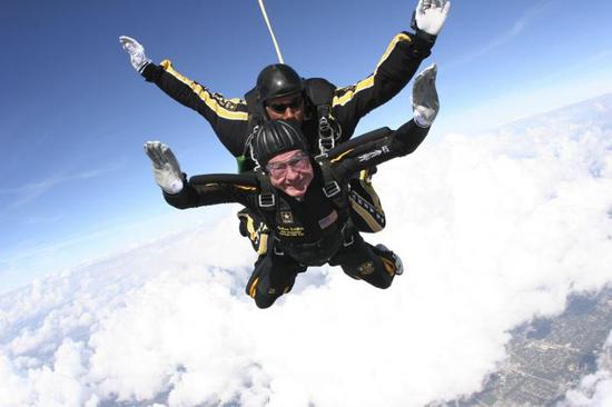 美国前总统老布什去世 曾让世界走出冷战