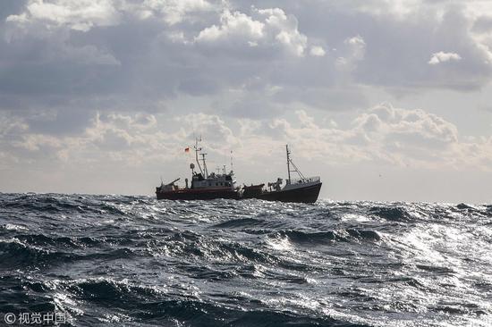 利比亚海岸发生小艇沉没事故 117名移民下落不明