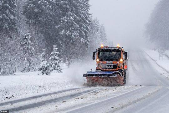 暴风雪席卷欧洲 已造成至少21人死亡(图)