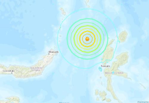 印尼附近海域遭6.6级强震袭击 未发布海啸预警