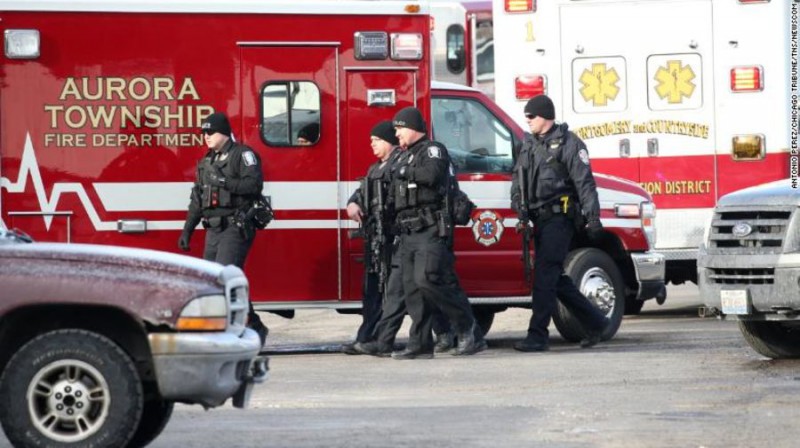 美国伊利诺伊州发生枪击案致5人死亡 嫌犯已死亡