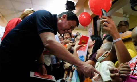 菲总统将自家房子捐赠基金会 为患癌儿童提供住所