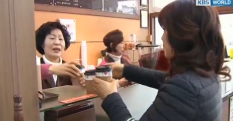 应对老龄化 韩国政府促老人再就业