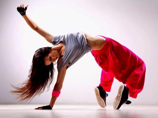 【蜗牛棋牌】这种“舞”究竟厉害在哪?人们要把它当成奥运项目