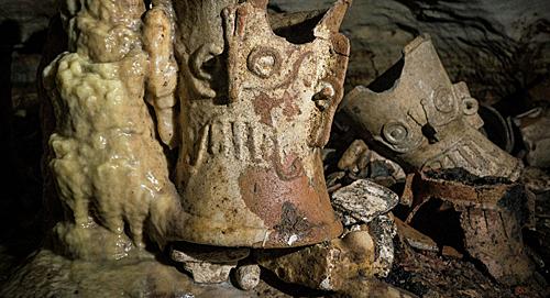 美洲发现世界最大玛雅雕像作坊 内有400多件雕像