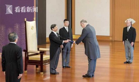 日本新天皇首次国书递交仪式 见了这两国新大使