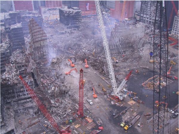 尘封9-11照片重见天日：记录袭击后的废墟(图)
