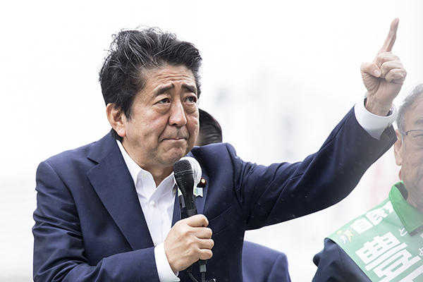 日本参议院选战各党展开激战 安倍到地方拉票