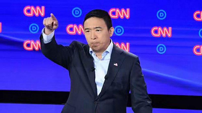 杨安泽：一个最接近于挑战特朗普的华裔男人