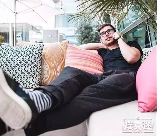 【蜗牛棋牌】德扑界的“印钞机” | 一年吸金上亿的扑克天才少年