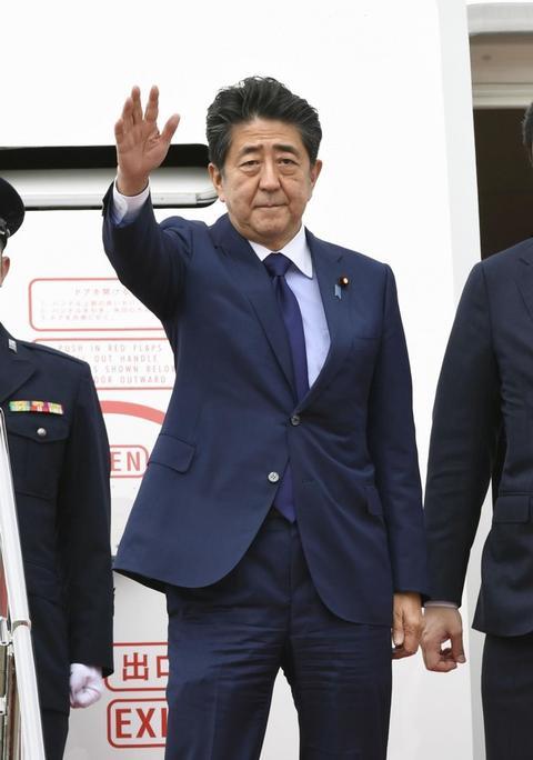 安倍出发访俄 称要和普京“推心置腹”谈领土争端