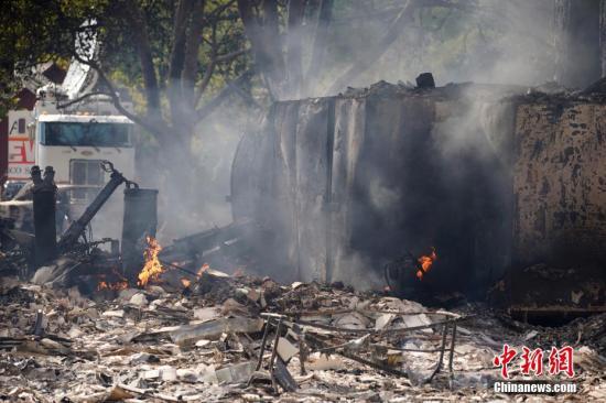 【蜗牛棋牌】强风助长美国北加州野火 85万户家庭将被切断电源