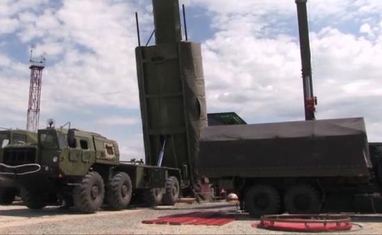 俄先锋高超声速导弹服役 普京称速度可达20倍音速