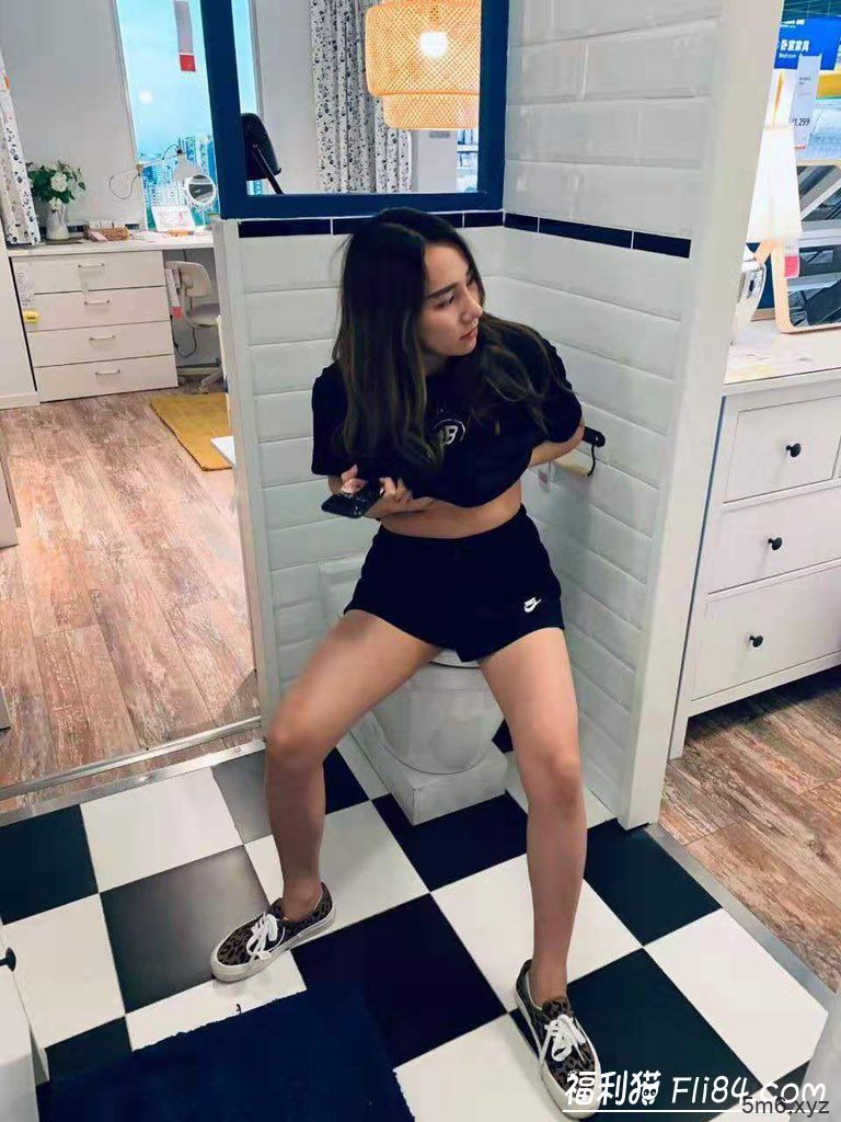 色色推特@是你的猫逛IKEA玩自摸自称暴露反差婊！