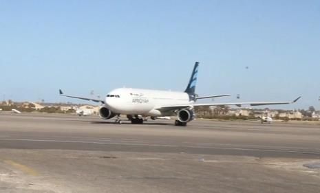 利比亚首都机场遭火箭弹袭击 “禁飞区”重启