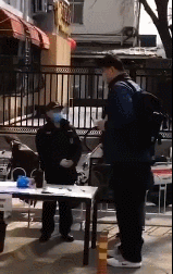 【蜗牛棋牌】“今儿谁的鸡儿都别想放假”该怎么读?