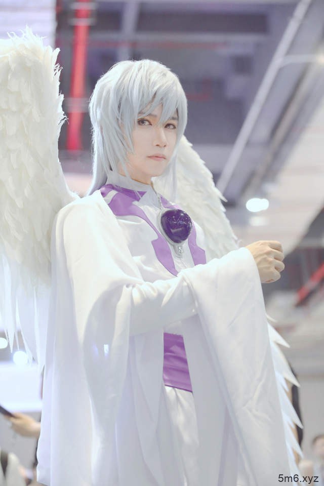 娇爷Cosplay《恋与制作人》四位男主角 高度还原游戏角色帅气迷死人