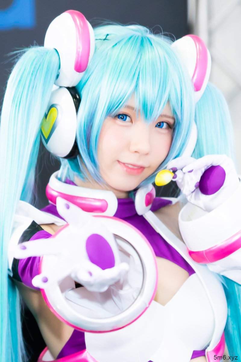 えなこ角色扮演初音形象图高清美照 Cosplay还原初音的可爱