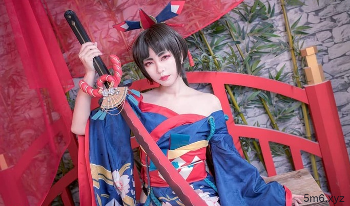 Coser美女綻綻 (HoKoRo) 完美身材令人无法抵挡