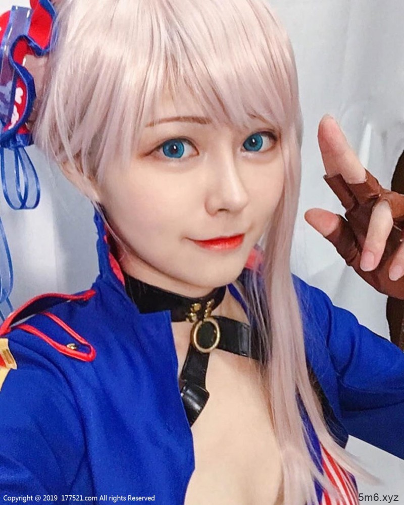 跨次元Cosplayer ArtyHuang性感火辣神还原动漫角色