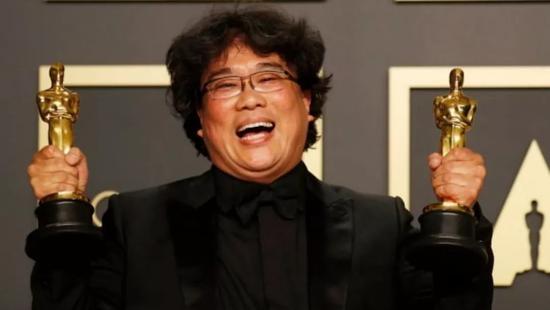 【蜗牛棋牌】韩国一天新增100例 大邱为何突变疫情“重灾区”?