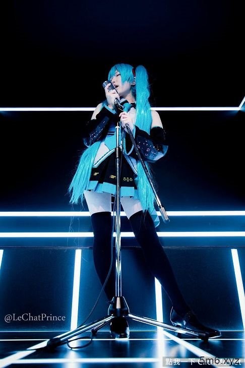 【蜗牛棋牌】欧派跟胖次都来了 空灵少女るしゃ转型成露出系coser!