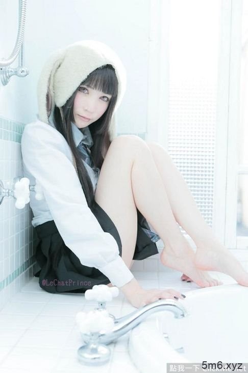 【蜗牛棋牌】欧派跟胖次都来了 空灵少女るしゃ转型成露出系coser!