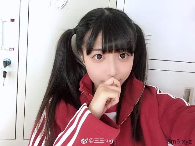 【蜗牛棋牌】正妹三三sugiCostume Play美少女LO娘漂亮到就跟洋娃娃一样