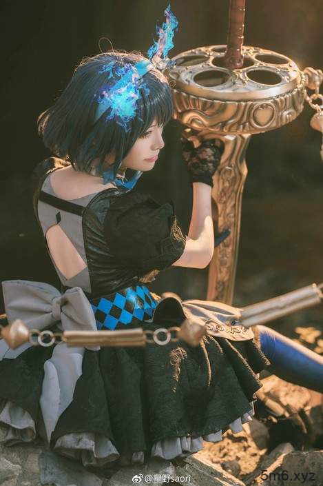 【蜗牛棋牌】星野Saori大尺度COSPLAY《碧蓝航线》爱宕 性感泳装美女高度还原角色