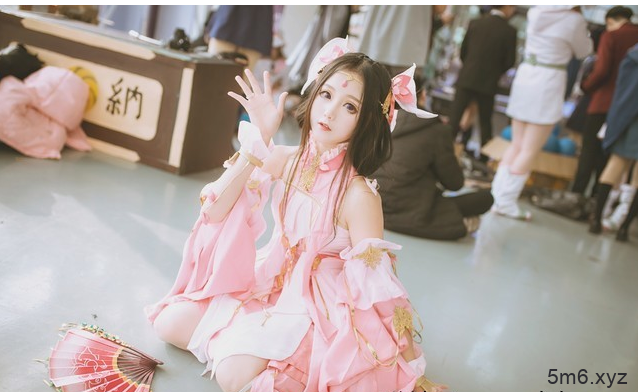 小萝莉Cosplay《剑侠情缘网络版叁》七秀 高度还原小仙女七秀