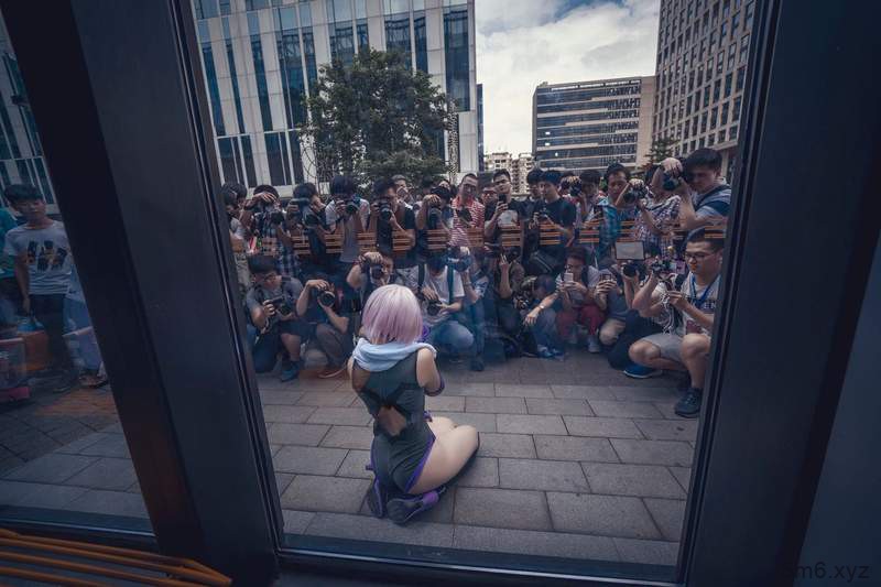 【蜗牛棋牌】Coser美女菌烨TAKO 17岁少女穿乳胶衣性感爆棚