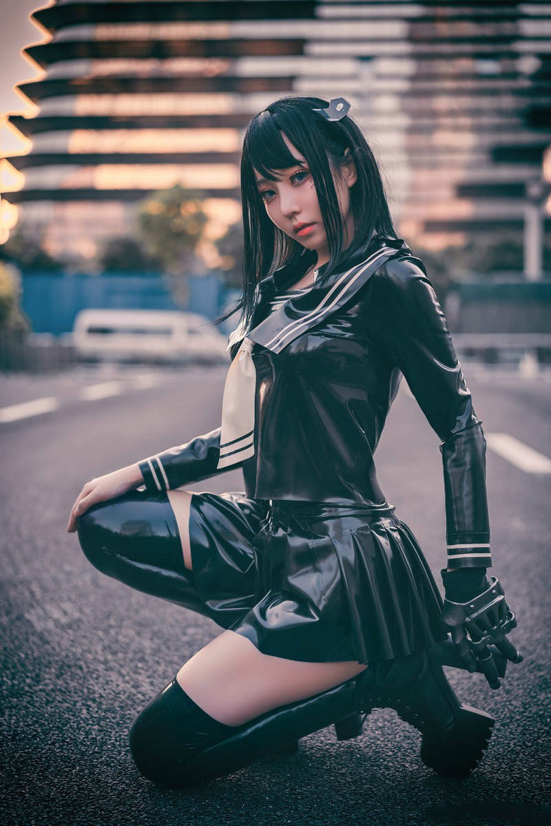 【蜗牛棋牌】Coser美女菌烨TAKO 17岁少女穿乳胶衣性感爆棚