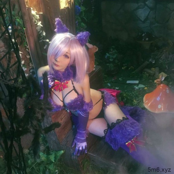 Miido三刀刀性感身材逆天 巨乳Coser经典角色欣赏