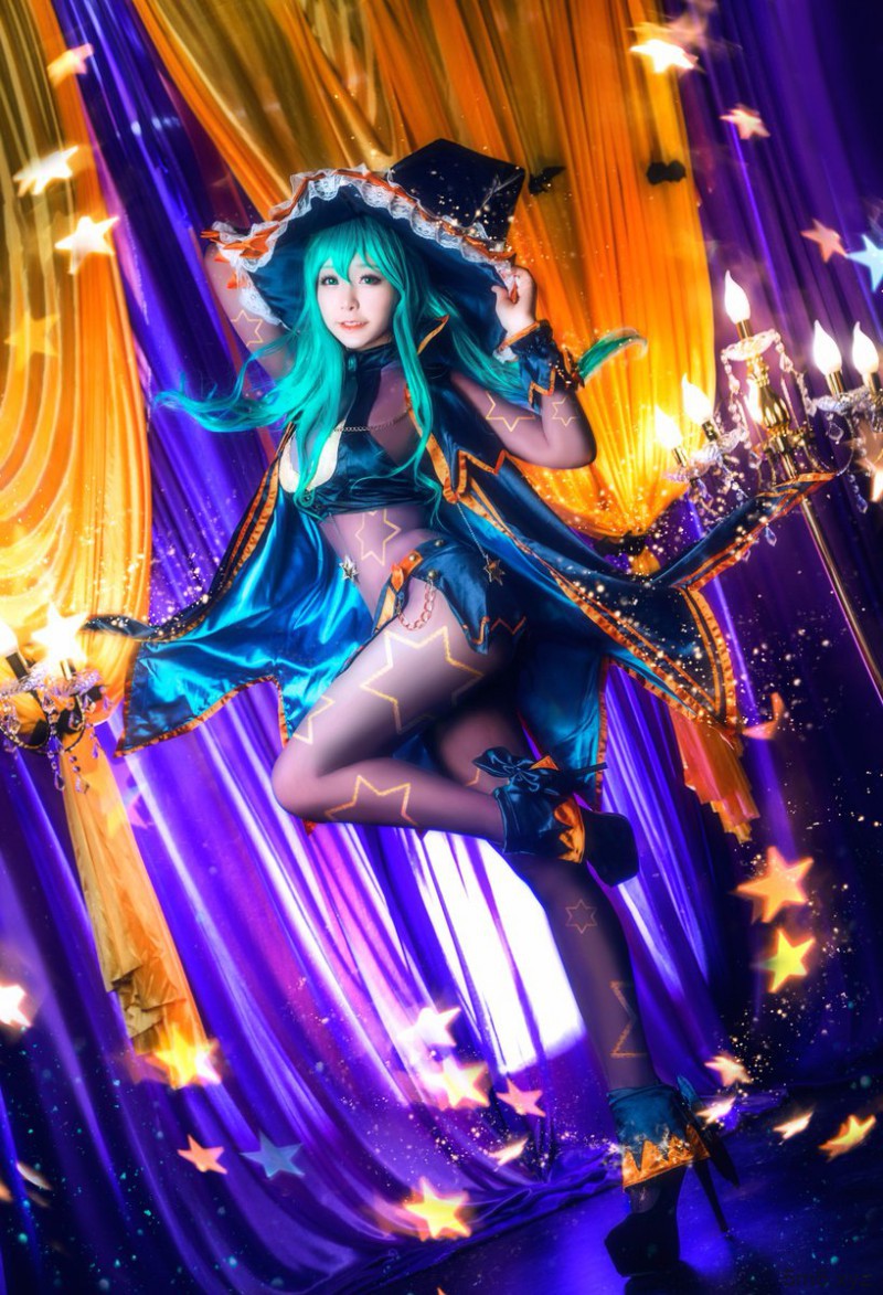 Miido三刀刀性感身材逆天 巨乳Coser经典角色欣赏