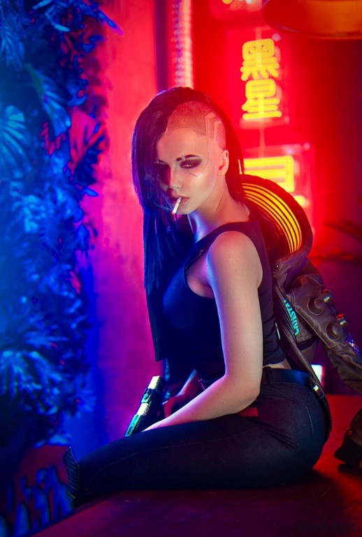 【蜗牛棋牌】霸气御姐cos《赛博朋友可2077》女主角 造型逼真炫酷十足