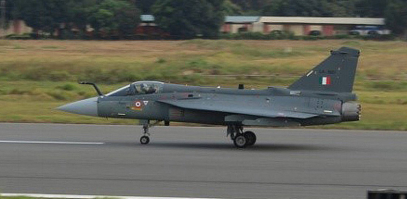 印度完全版LCA战机首飞，能比肩“枭龙”吗？